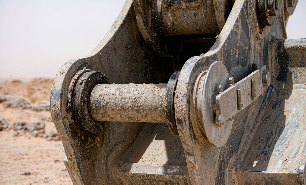 How to Choose Excavator Parts for High-Heat and Desert Sites