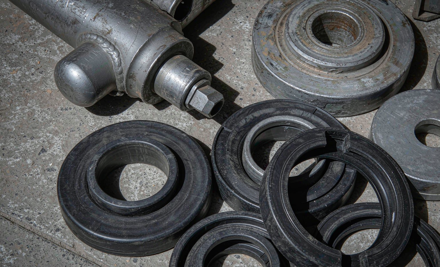 How to Choose Hydraulic Breaker Parts: Chisel, Bushing and Seal Kit Sizing for 3-10 Tonne Carriers