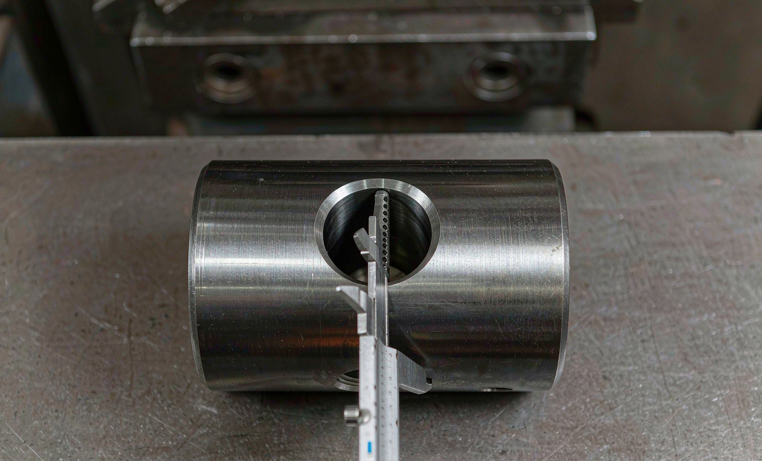 How to Measure an Excavator Bucket Pin: Diameter, Length and Groove Position